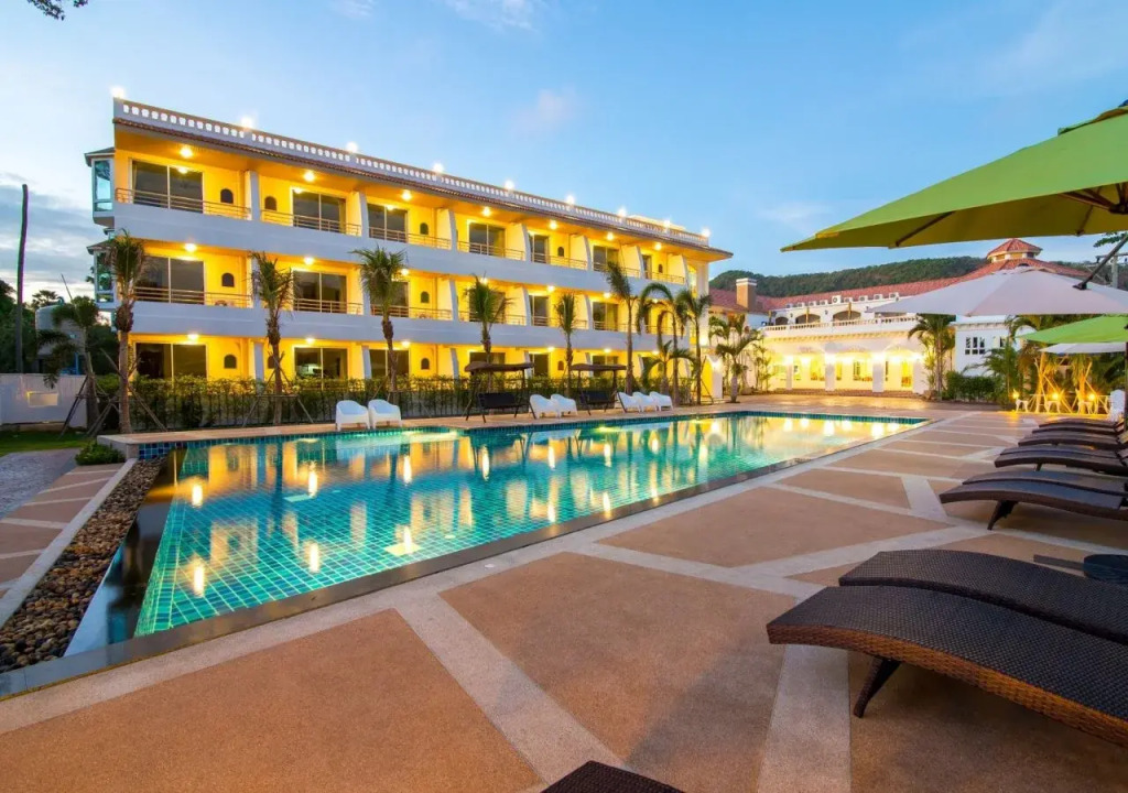 Villa Blanca Hotel & Restaurant