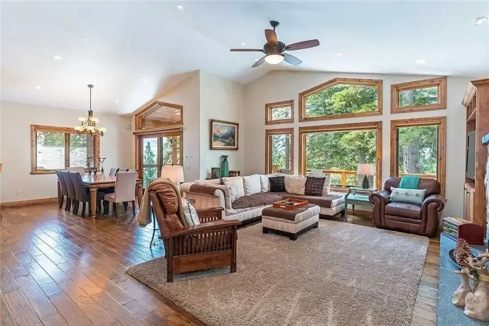 Setting Featuring Filtered Lakeviews 4 Br home by RedAwning