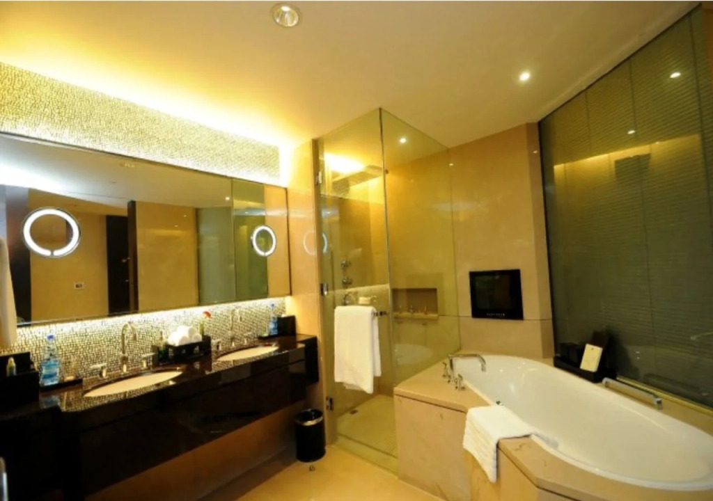 Ningbo Nanyuan Universe Deluxe Hotel