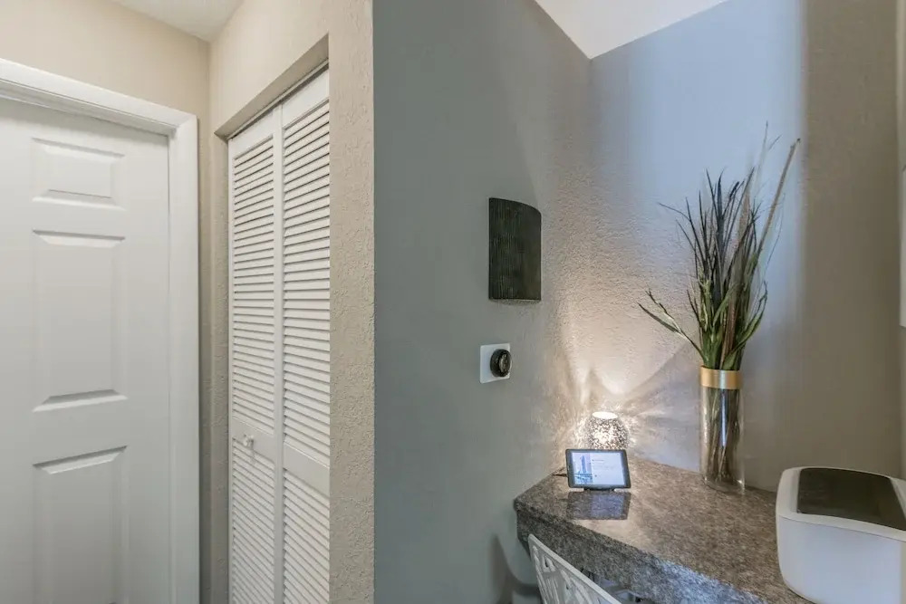 BC-522: Channelside Luxury Apartment