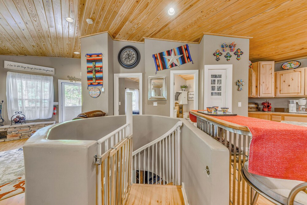 Ruidoso Mountain Cabin w/ Deck, 1 Mi to Hiking