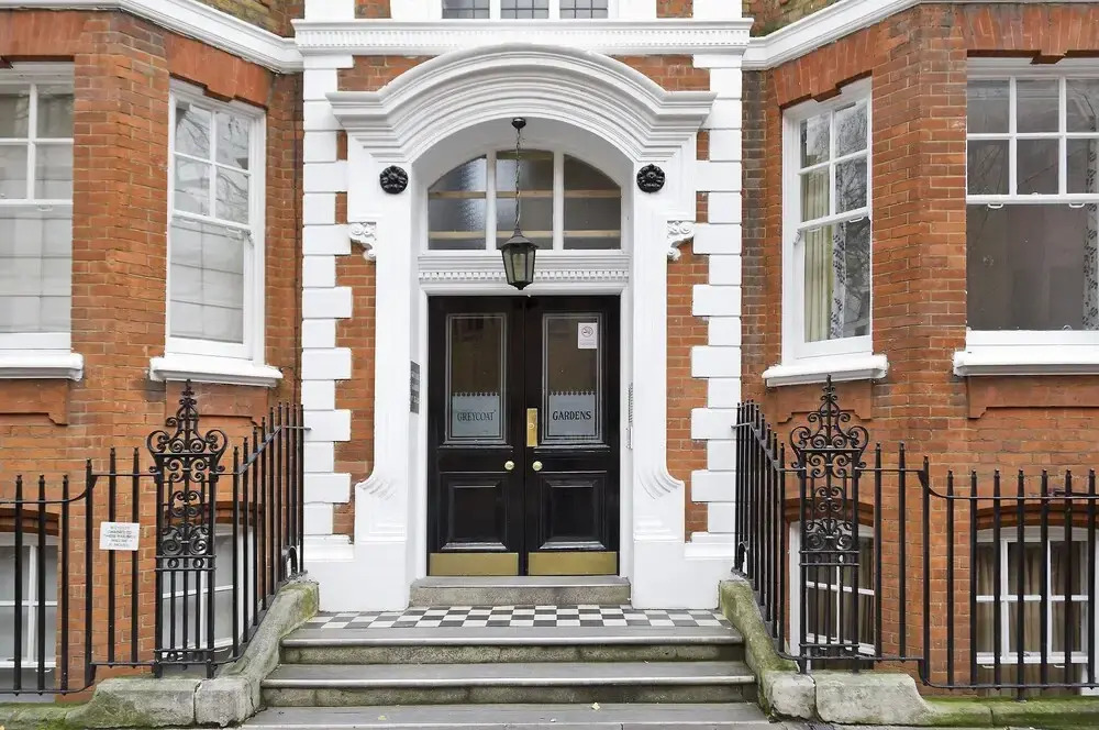 2 BDR plus Spacious Lounge Executive Delightful Apartments at Desirable Locations in Kensington and Chelsea by Ricky & Giustina Collection - W8 SW3 SW5 SW7 SW10 - Fully equipped and perfect for long stays
