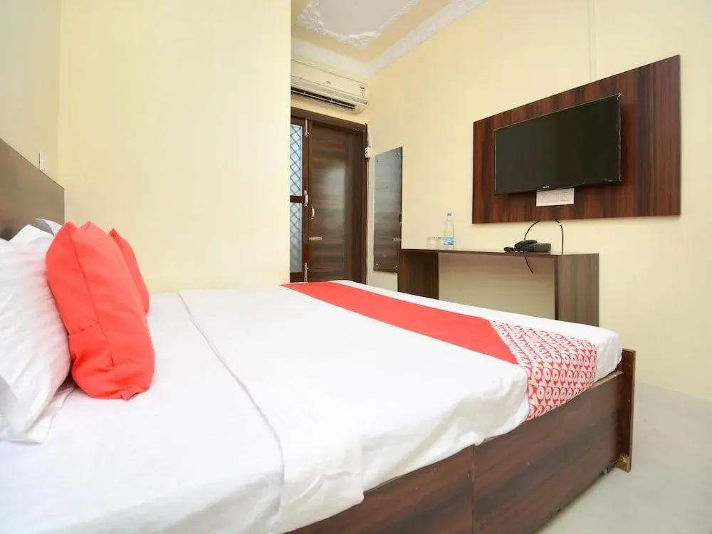 OYO 28179 Ambay Guest House
