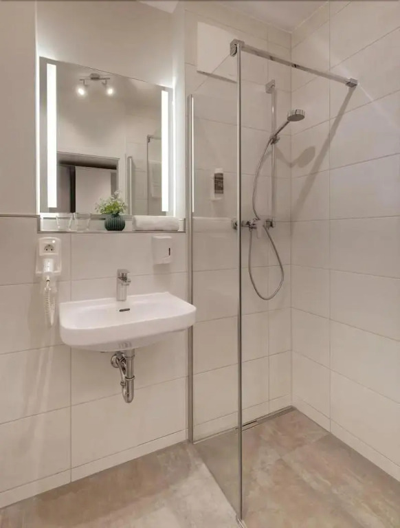 Amper Art Hotel