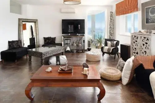 CALI Deluxe Holidays, Sesimbra