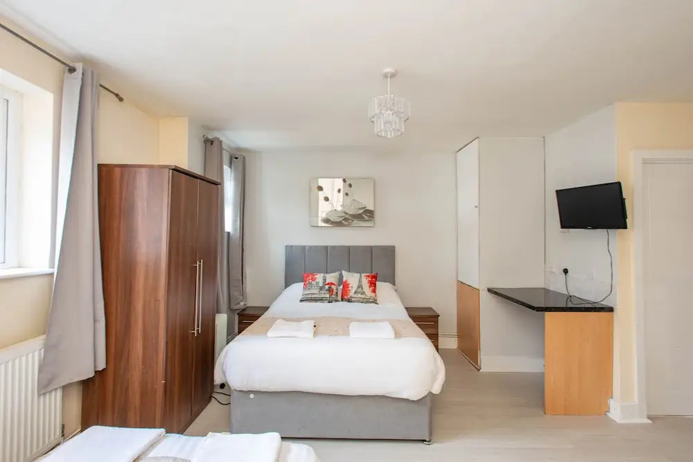 Newly Refurbished Studio, 20mins to London Bridge