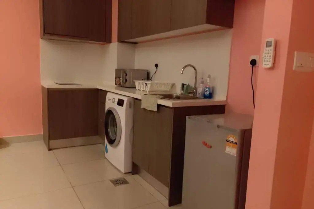 HA213-Pool view Studio unit-Hyve-Cyberjaya- Free WiFi - Free parking-Netflix