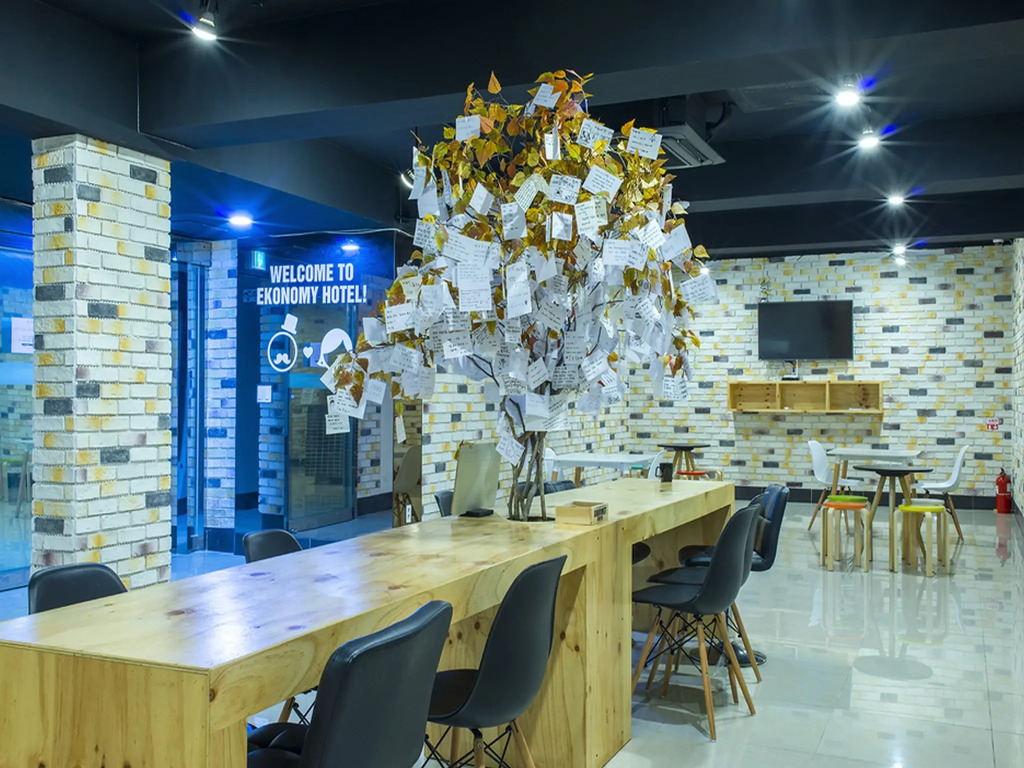 Ekonomy Hotel Yeosu