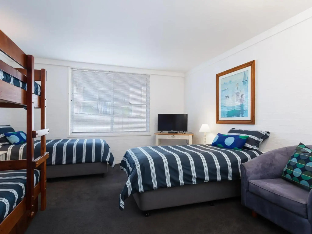 Corlette Waterfront 2 Waterfront Luxury WI FI Aircon Boat Parking