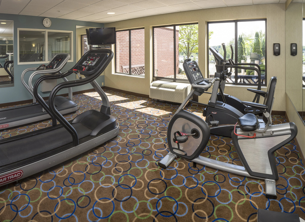 Holiday Inn Express Hotel & Suites Manchester - Airport by IHG