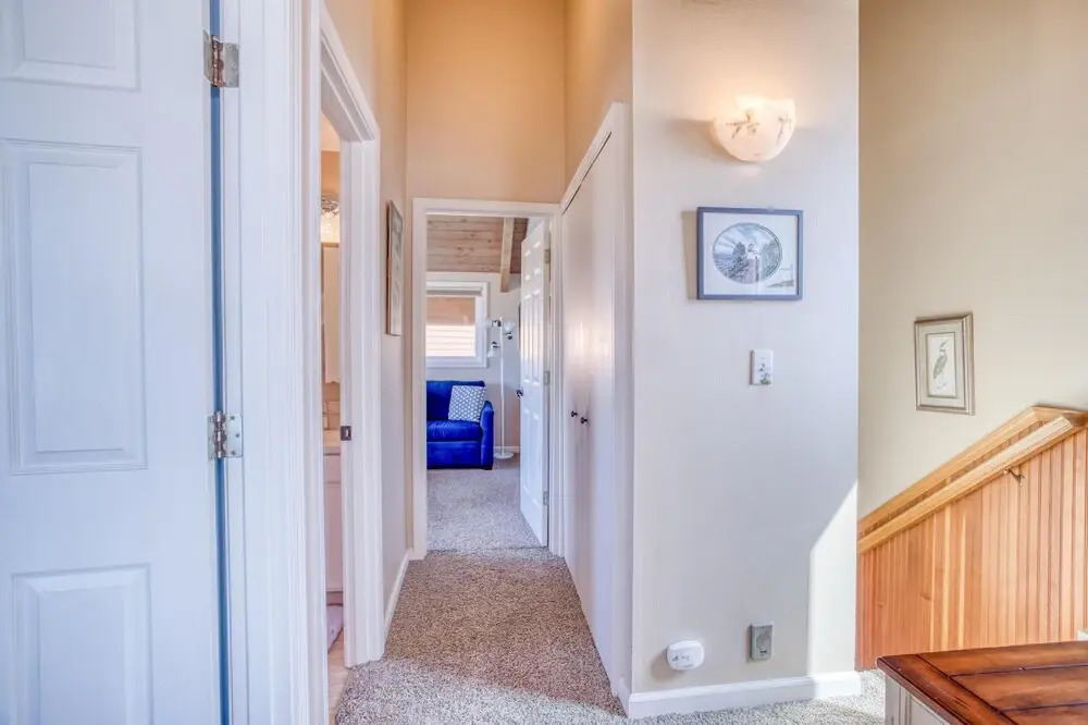 Breathtaking Ocean Views and Luxurious Comfort - Charming Beach Retreat