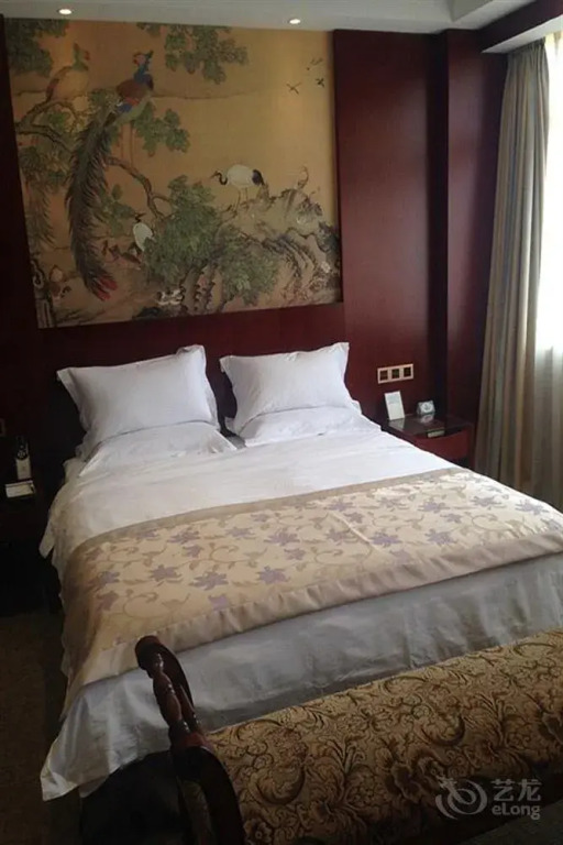 Huanghe Hotel