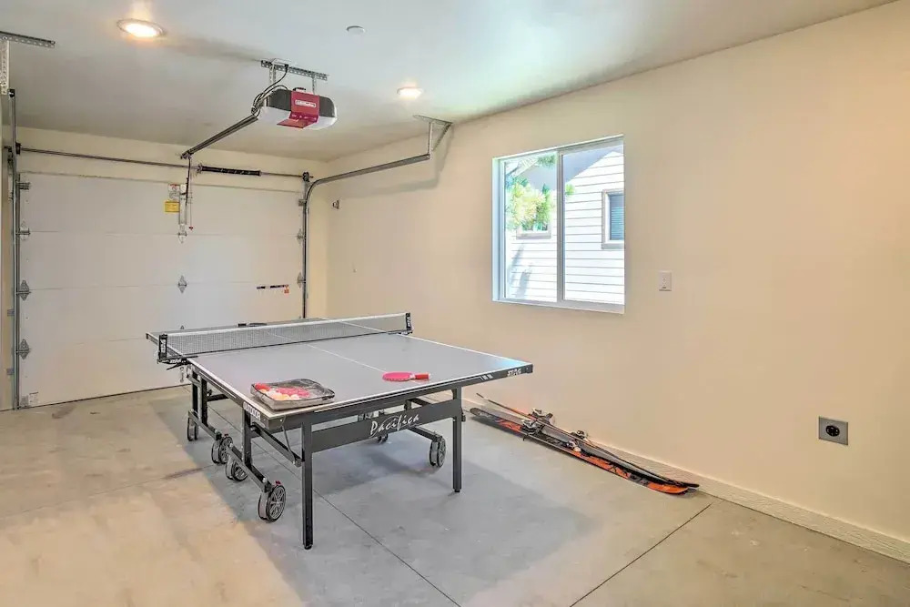 Family Home w/ Deck & View, 4 Mi to Lake Arrowhead