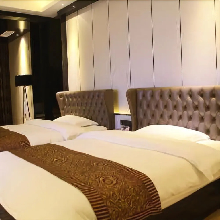 Royal Garden Hotel