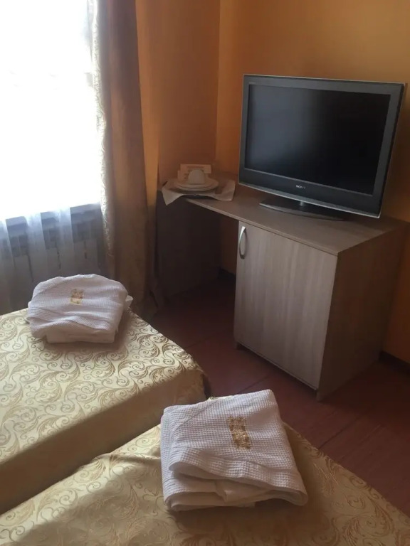 Ронаи Холл