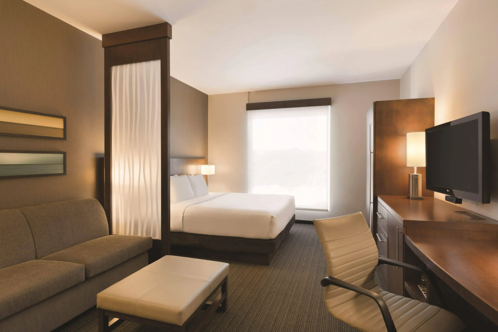 Hyatt Place San Jose Pinares