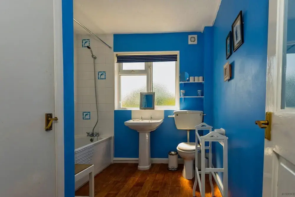Dolphin Cottage