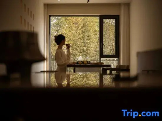 Jingyin · Lume Mountain View & Mist Private Hot Spring Boutique Inn, Anji Yunshang Grassland