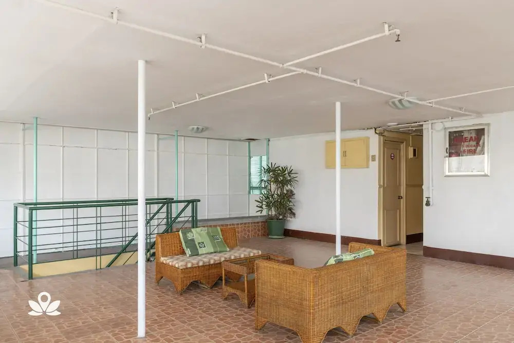 City Smiles Apartelle by OYO Rooms