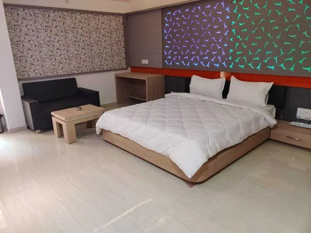 The Grand Takshak Hotel