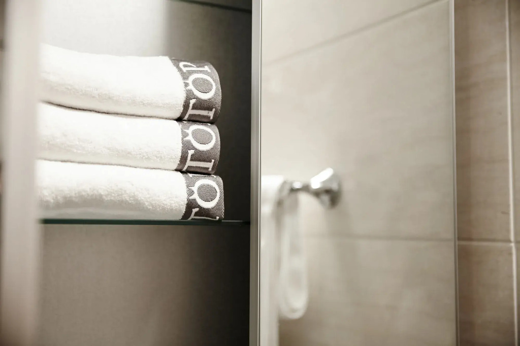 Top Hotel & Residence
