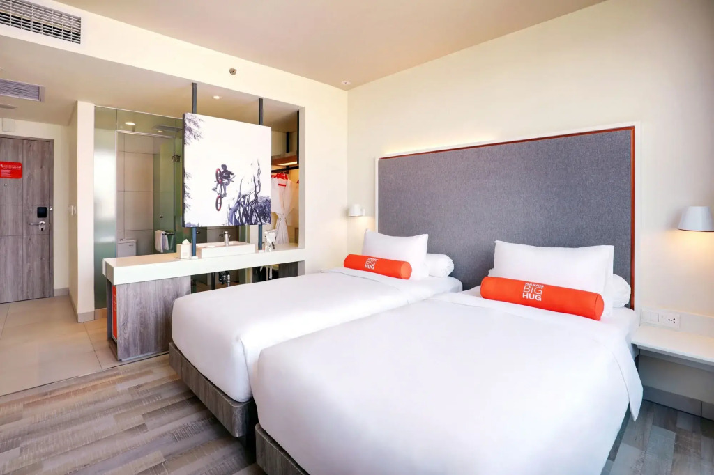 HARRIS Hotel & Conventions Bundaran Satelit Surabaya