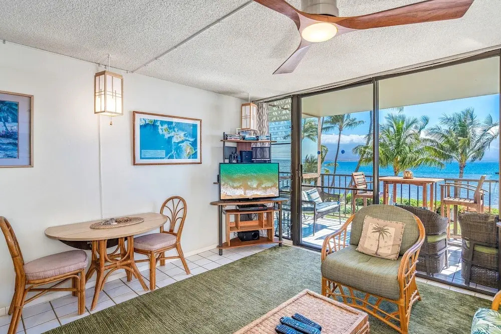 Ocean Front & Budget Friendly: Maalaea Banyans 204 - The Perfect Couples Getaway