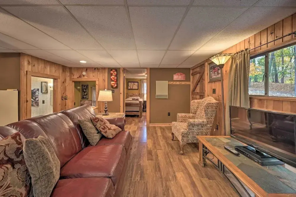 5 Mi to Raystown Lake Launch: Lucas Mccain Cabin