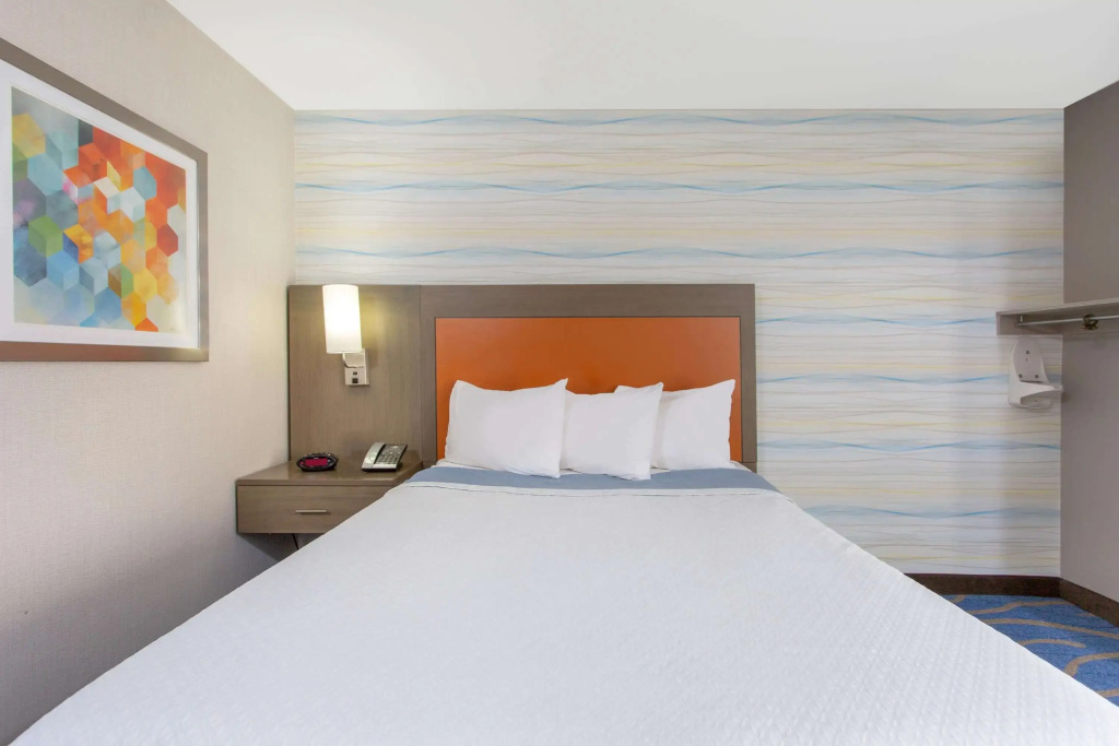 Days Inn by Wyndham Lanham Washington DC