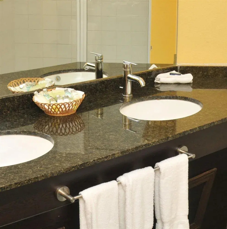 Pacific Inn Resort & Conference Center