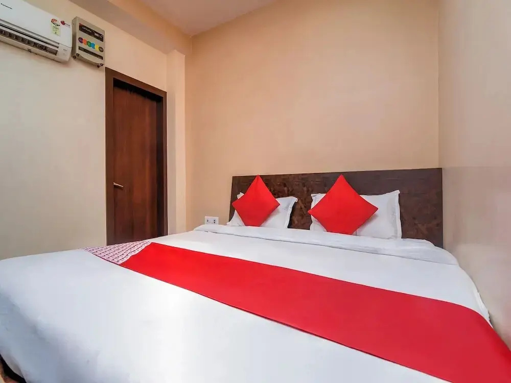 Hotel Heaven by OYO Rooms