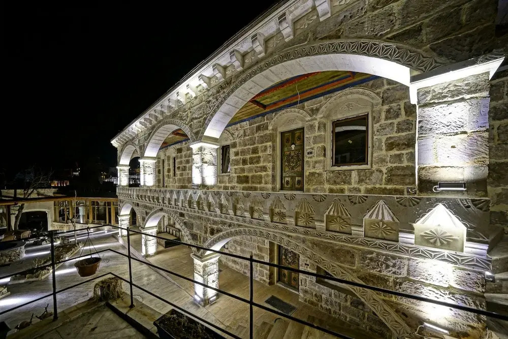 Kayatas Cave Suites