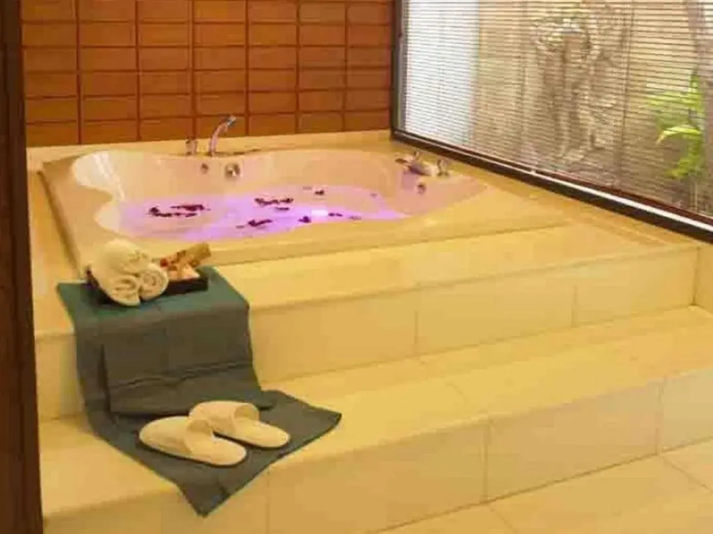 Siam Society Hotel & Resort