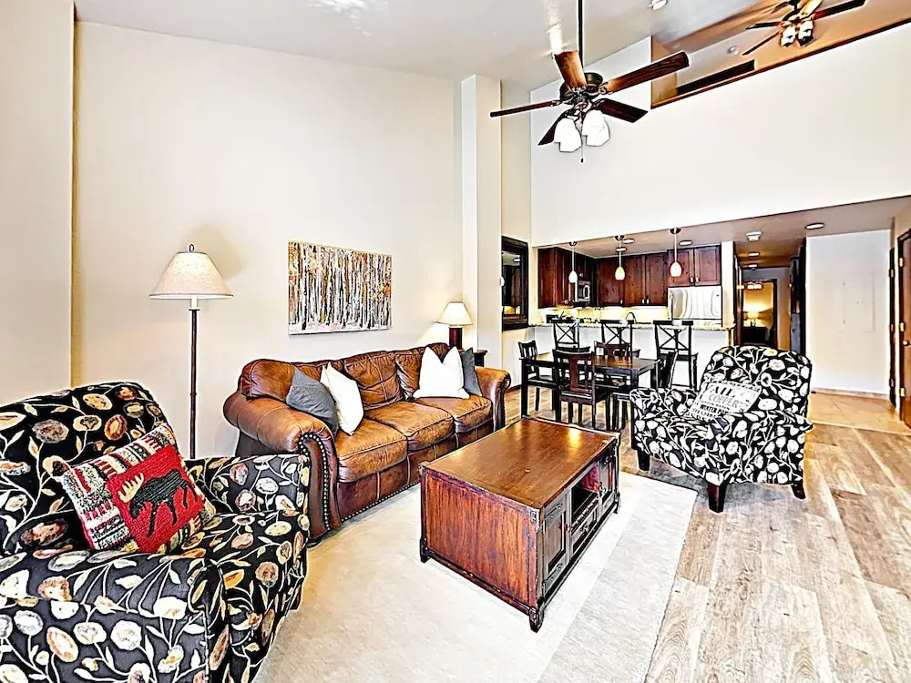 Benchmark #611 - 3 Br Condo