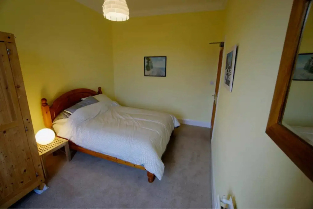 Traditional Edinburgh City Centre Flat