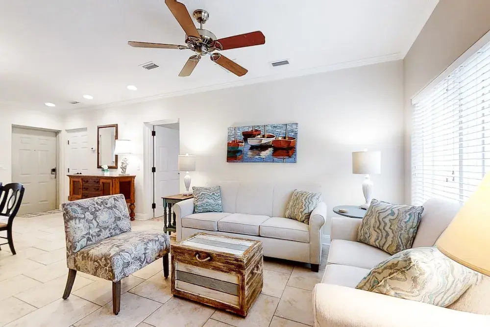 Home Near Beach With Free Wifi, Shared Pool, Central AC, Private W/D