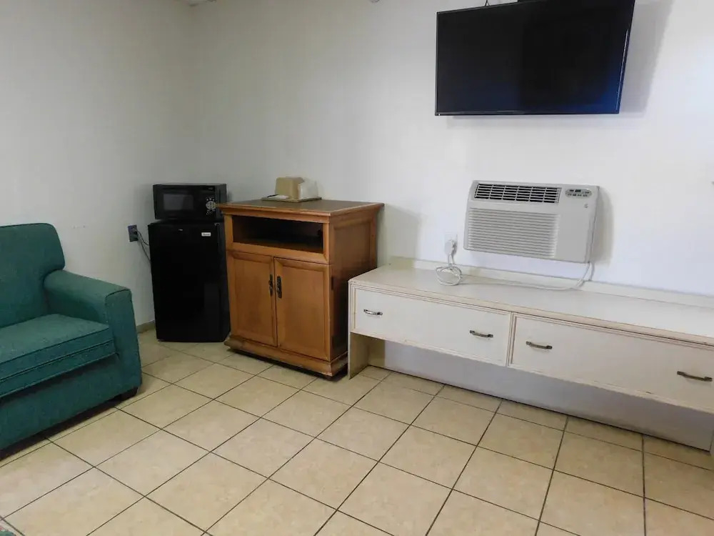 Hillcrest Motel