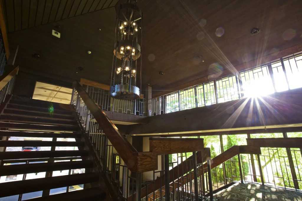 Valley River Inn