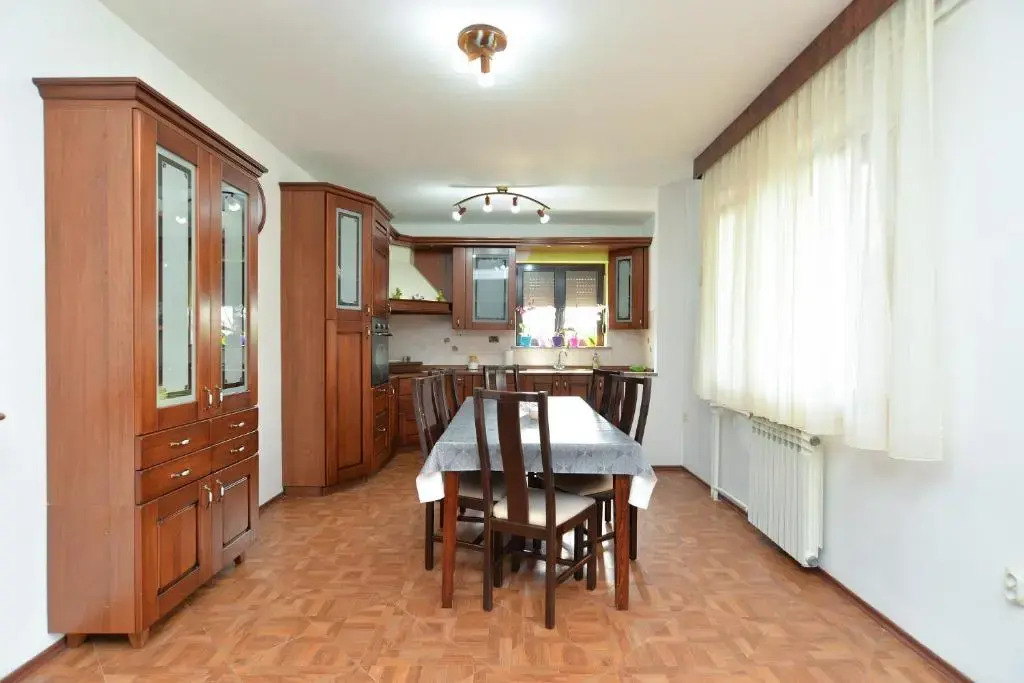 Apartment 622