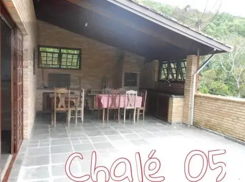 Chales Vermelhinha