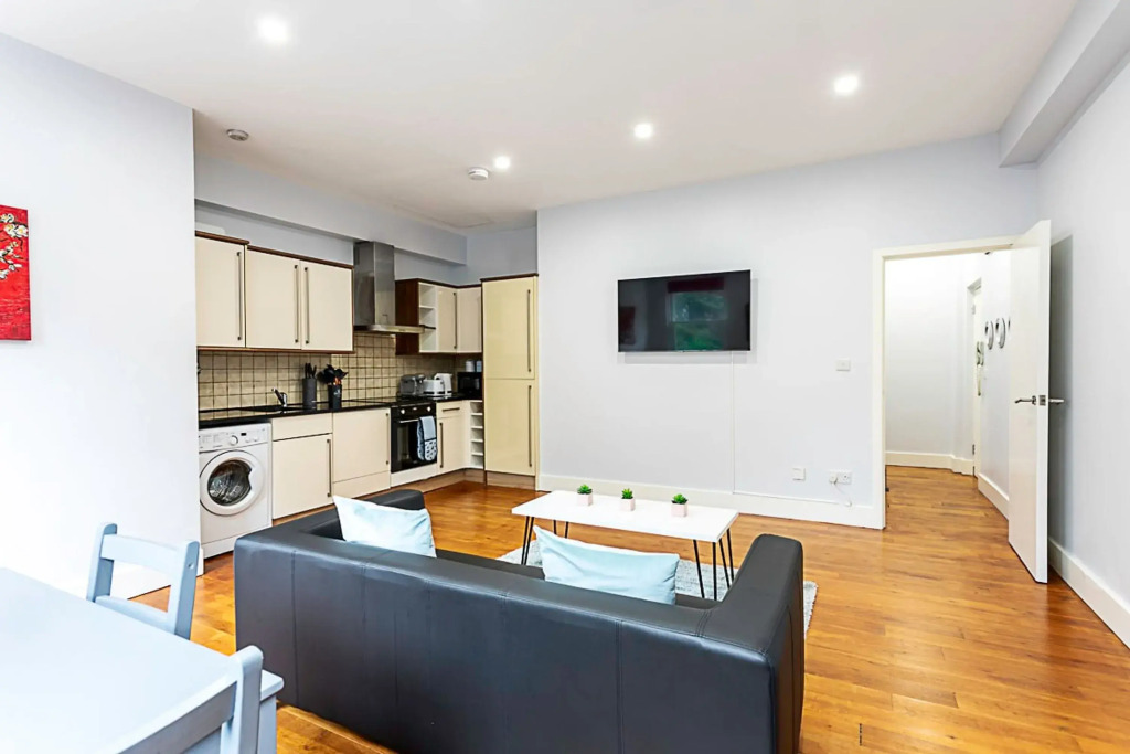 Modern Clapham Apartment