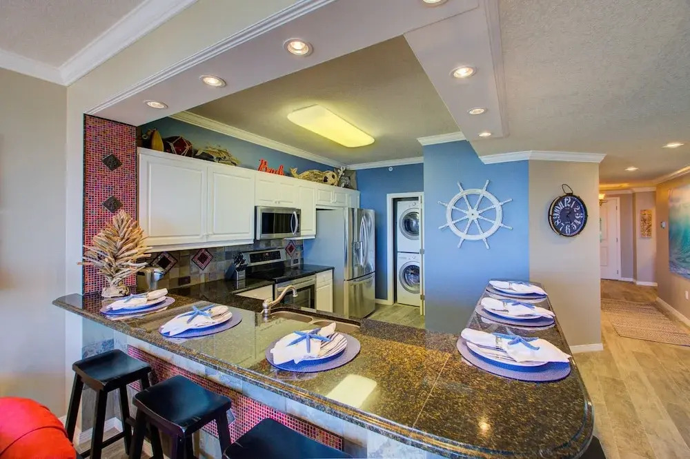 Gulfside 508 - 2 Br condo by RedAwning