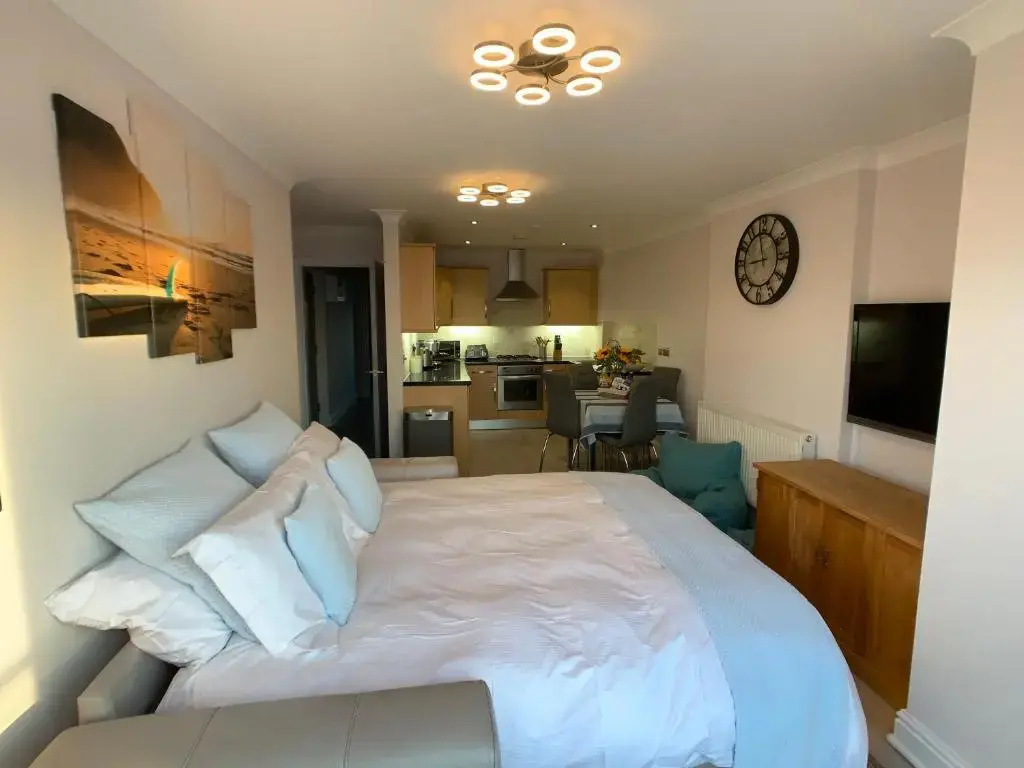 SEA BEACH & COASTAL VIEWS from LRG SUN TERRACE G Bay Apartments OVERLOOKS FISTRAL BEACH MOST DESIRABLE LOCATION SLEEPS & DINES 6 which includes SOFABED 2 BATHROOMS AL FRESCO Dining Smart tv all rooms PRIVATE PARKING 2 CARS sat-sat only April-Nov please