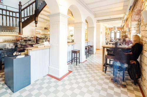 ALTES SPITAL Hotel Café Bar Restaurant