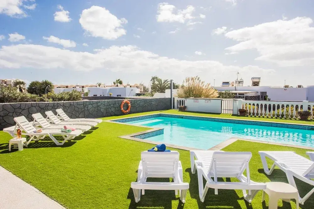 Beautiful 2 Bed Villa With Large Pool Casa Manana