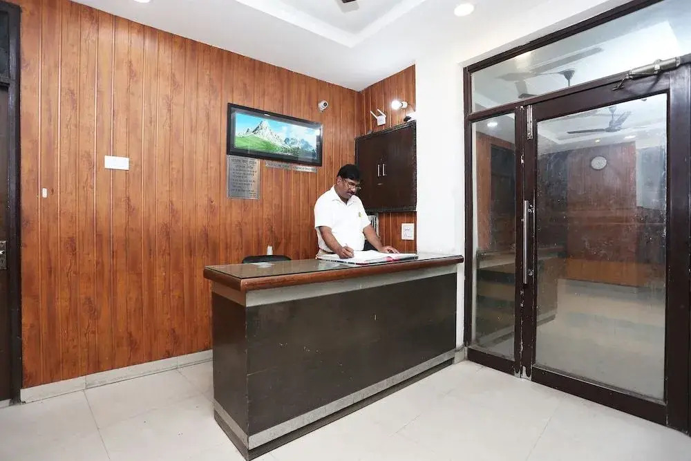 OYO 37262 Akash Guest House