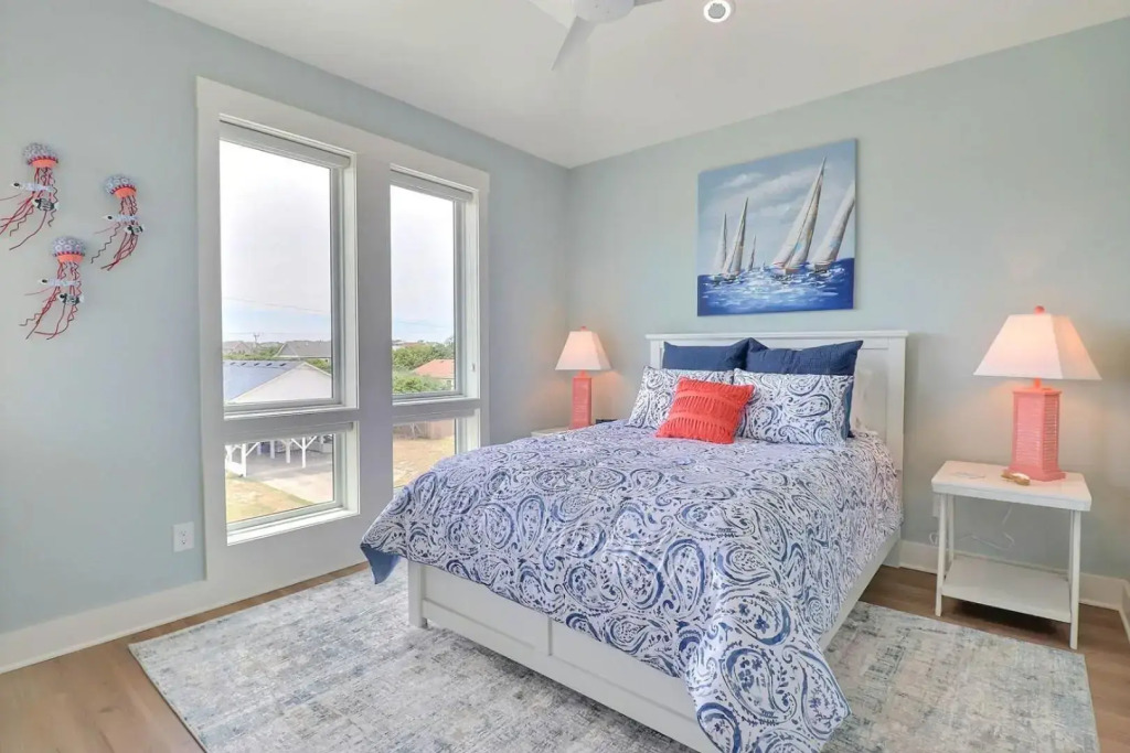 4071 Masterpiece 3 Min Walk to Beach