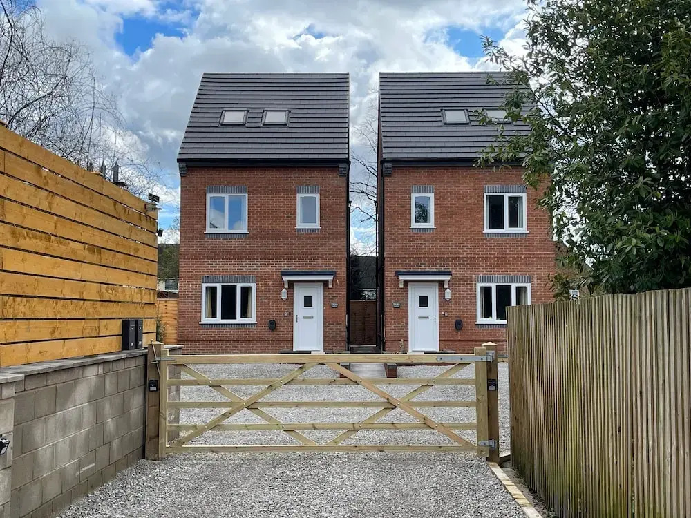 Brand New High Spec House with Parking & Wi-Fi By Home Away From Home - A