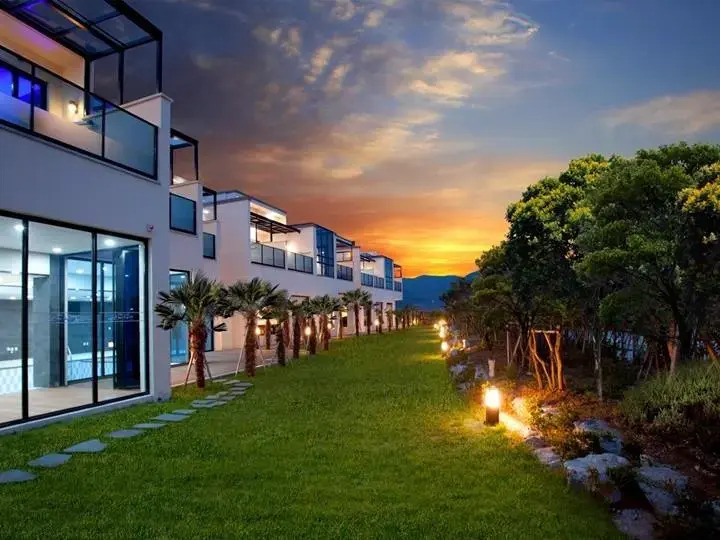 Dimarae poolvilla