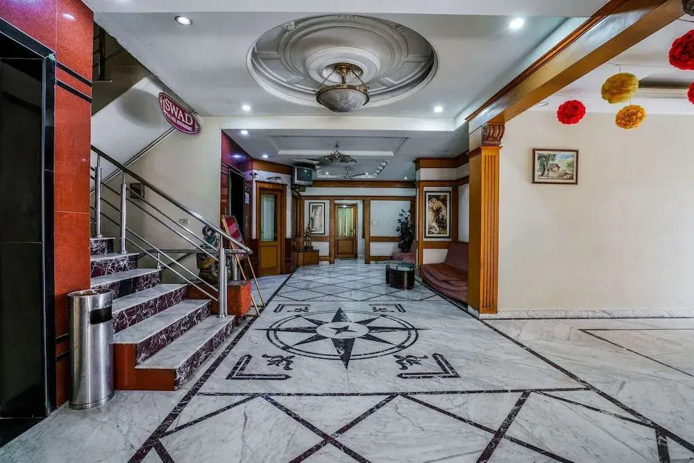 OYO 18396 Hotel Tara International